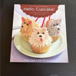 Cupcake Decorating Book - White/Cream Cover